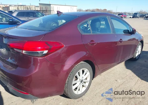 2017 Kia Forte Lx z USA, uszkodzony, nr VIN 3KPFL4A77HE145432